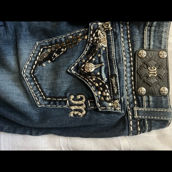 EUC Miss Me Bootcut Embellished Boot Cut Jeans size 31 - Picture 7 of 8
